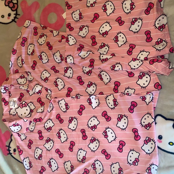 Hello kitty pj set XL - Picture 1 of 3